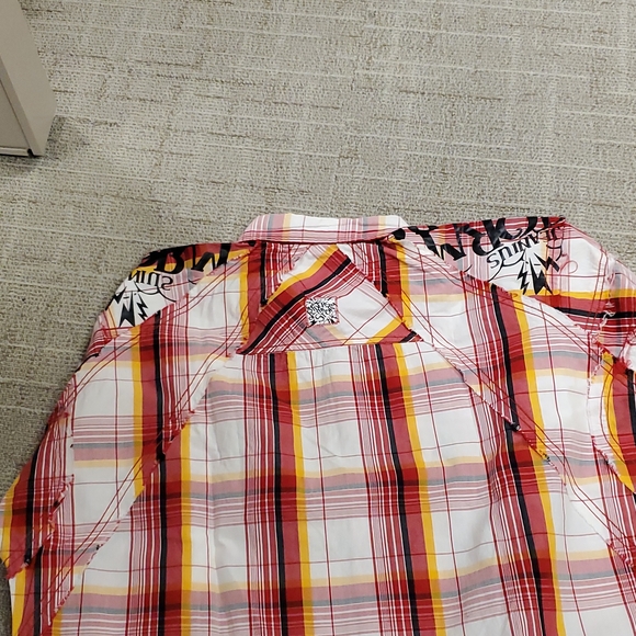 Akademiks Fray Plaid Men's XL button down shirt red, yellow, white and black - Picture 5 of 5